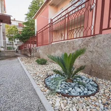 Comfort House With Big Terrace Apartment *